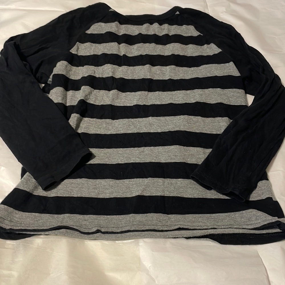 boys size 7/8 long sleeves striped tee